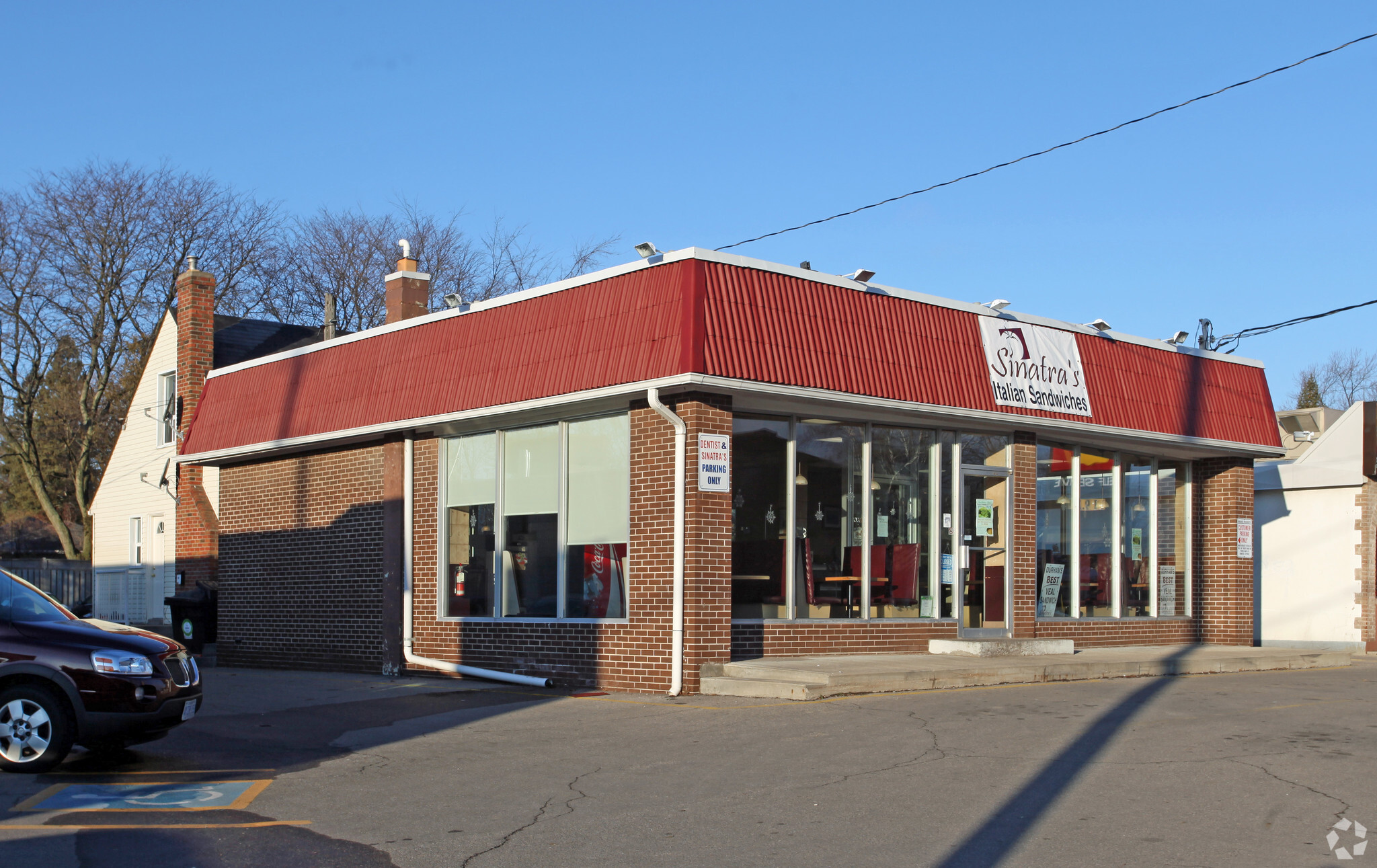 944 Simcoe St N, Oshawa, ON for lease Primary Photo- Image 1 of 4