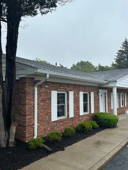 2500 Nesconset Hwy, Stony Brook, NY à vendre - Photo du bâtiment - Image 3 de 3