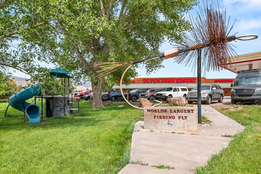 1050 South Blvd, Dutch John, UT à vendre - Photo du bâtiment - Image 3 de 41