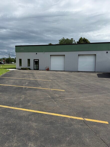 3740 California Rd, Orchard Park, NY à louer - Photo principale - Image 1 de 2