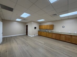 11600 Adelmo Ln, Fort Myers, FL for lease Interior Photo- Image 1 of 2