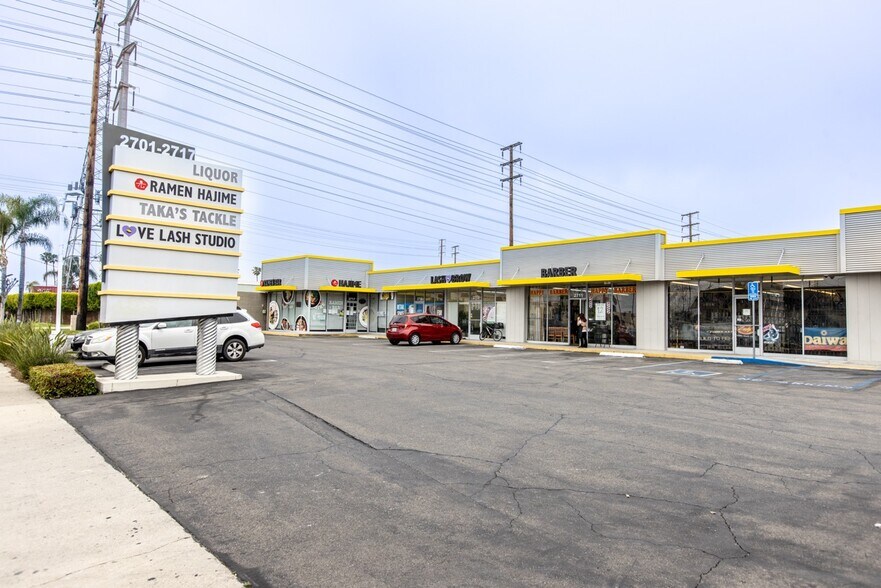 2701-2717 W Lincoln Ave, Anaheim, CA à louer - Photo du bâtiment - Image 3 de 6