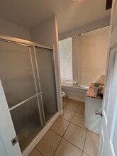 10523 Burbank Blvd, North Hollywood, CA à louer Photo intérieure- Image 1 de 12