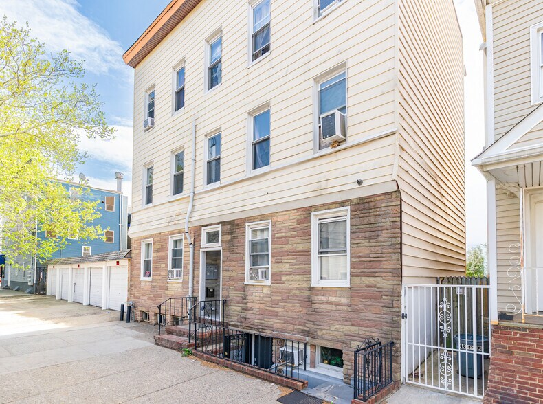 51 Richards St, Newark, NJ à vendre - Photo du bâtiment - Image 2 de 48