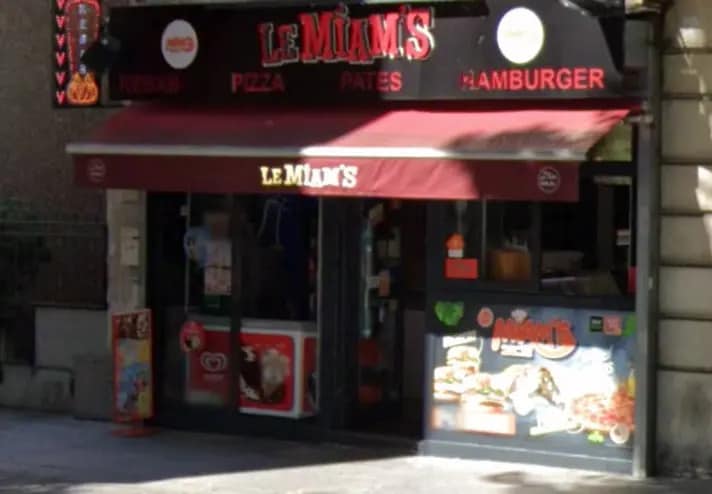 Retail in Paris for sale Building Photo- Image 1 of 2