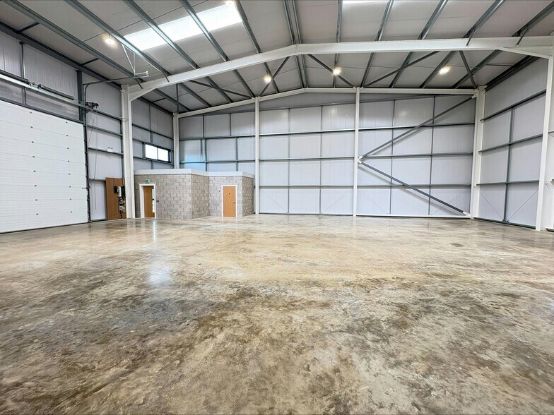 17 Enterprise Park, Yaxley à louer - Photo du bâtiment - Image 2 de 11