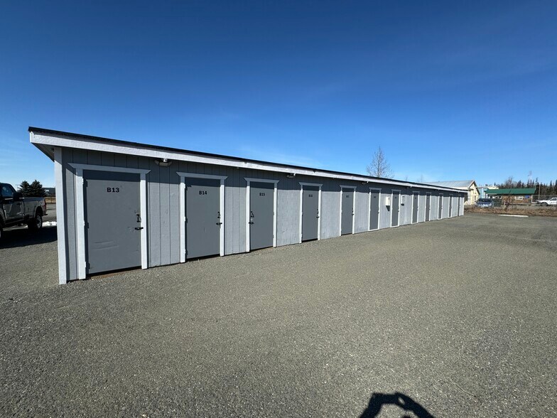330 Airport Way, Kenai, AK à vendre - Photo du bâtiment - Image 2 de 7