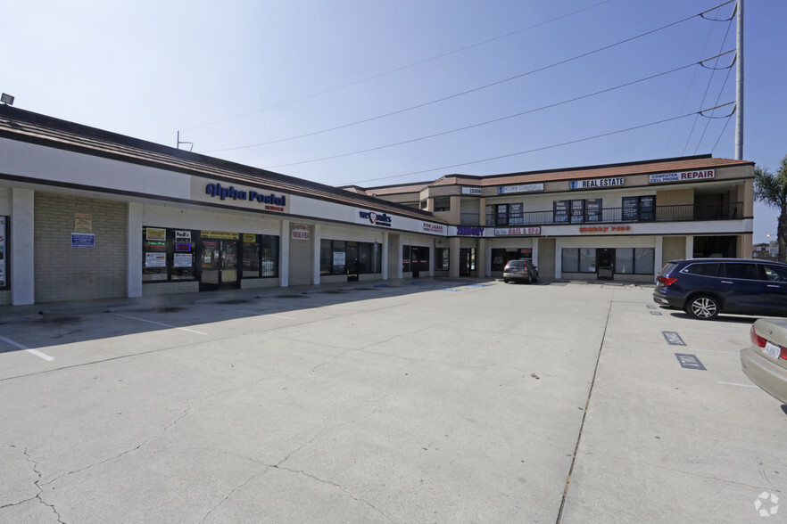 12800-12856 Inglewood Ave, Hawthorne, CA for lease - Primary Photo - Image 1 of 8