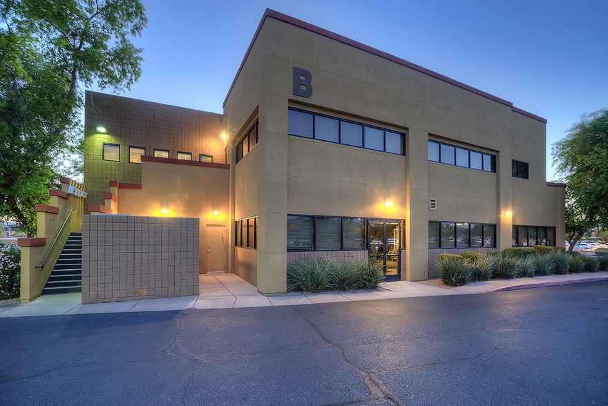 655 S Dobson Rd, Chandler, AZ à louer - Photo du bâtiment - Image 2 de 14