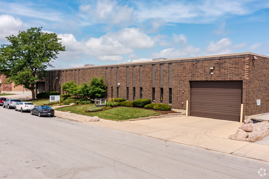 1250-1260 Lunt Ave, Elk Grove Village, IL for lease - Primary Photo - Image 1 of 5