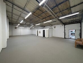 Westbury Clos, Dunstable for lease Interior Photo- Image 1 of 2