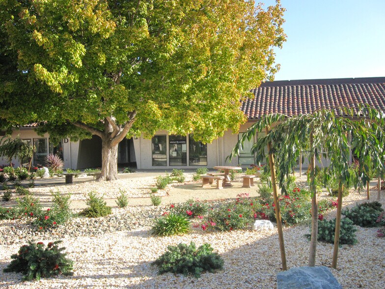 4340 Redwood Hwy, San Rafael, CA à louer - Photo du bâtiment - Image 2 de 4
