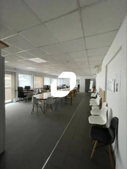 Office in Échirolles for lease - Interior Photo - Image 3 of 4