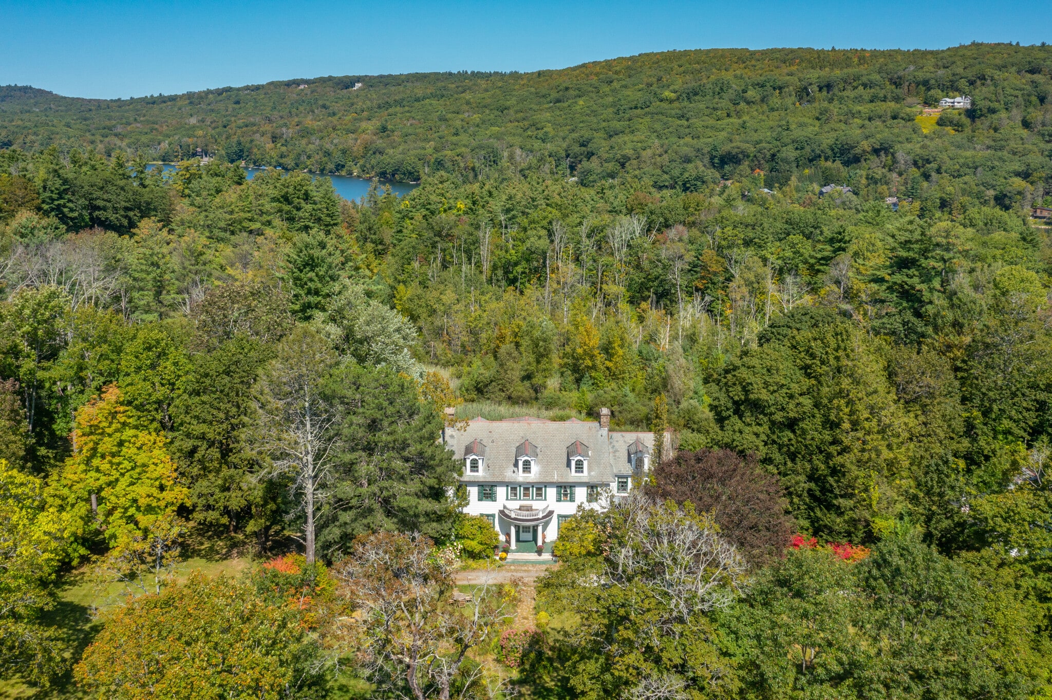 535 Main Rd, Monterey, MA for sale Primary Photo- Image 1 of 32