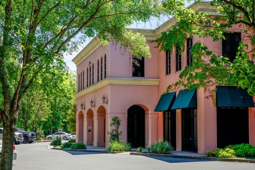 501-525 Grove St, Healdsburg, CA for sale - Building Photo - Image 3 of 6