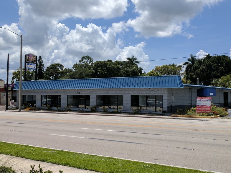 2320 S Cleveland Ave, Fort Myers, FL for sale - Primary Photo - Image 1 of 1