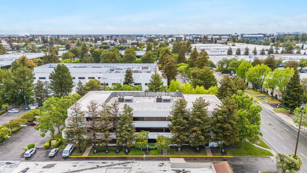 3235 Kifer Rd, Santa Clara, CA à louer - Photo du bâtiment - Image 3 de 25