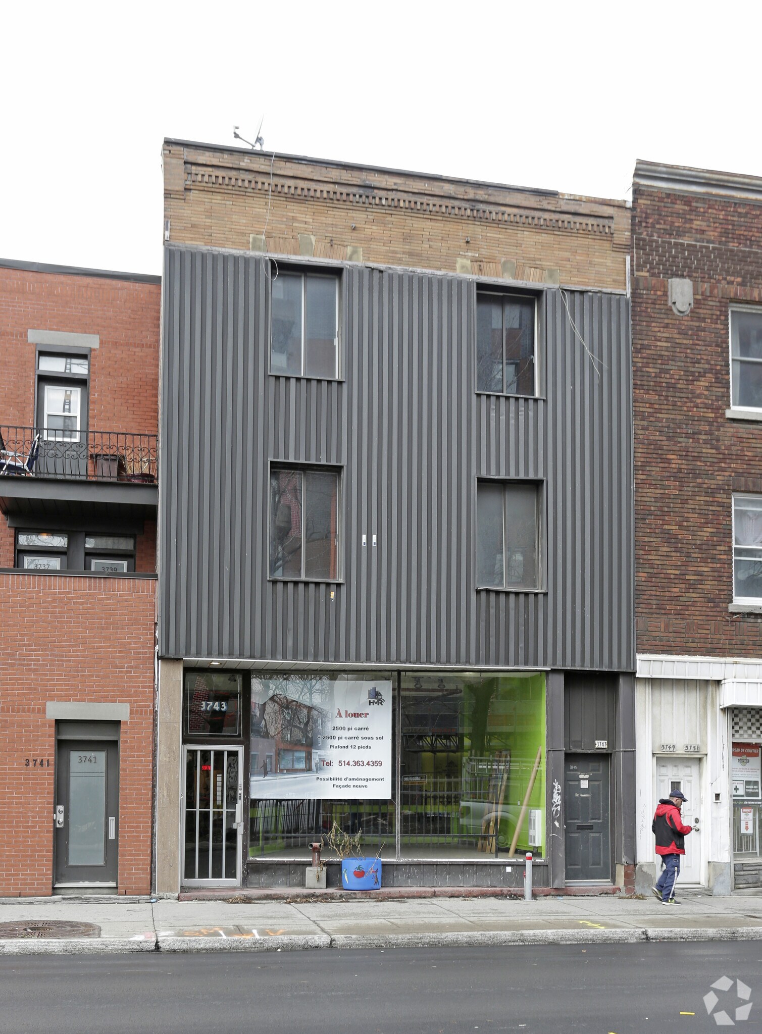 3743-3747 Rue Sainte-Catherine E, Montréal, QC for sale Primary Photo- Image 1 of 1