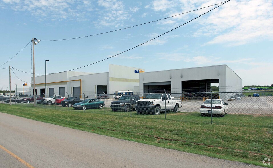 3401 S Radio Rd, El Reno, OK à vendre - Photo du bâtiment - Image 2 de 2