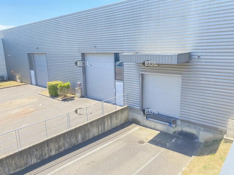 Flex in Saint-Priest for lease - Building Photo - Image 3 of 19