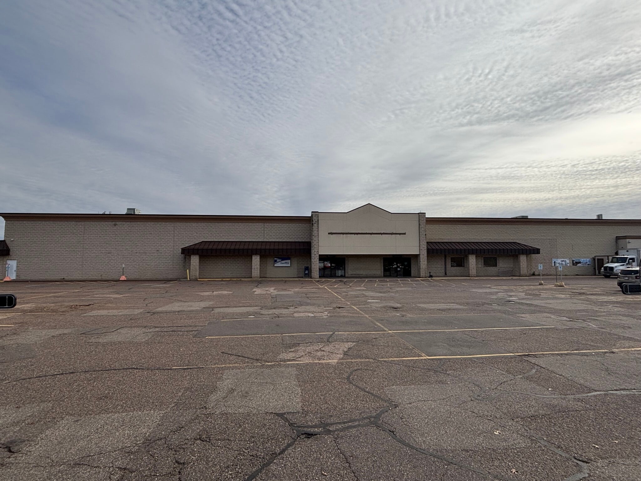 17158 County Highway J, Chippewa Falls, WI for lease Primary Photo- Image 1 of 12