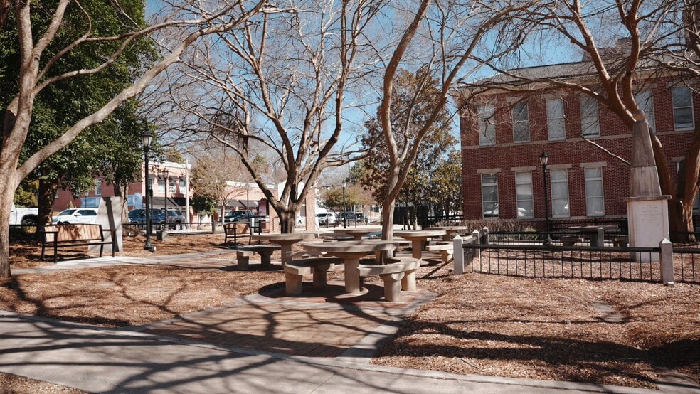 221 Clayton St, Lawrenceville, GA for lease - Commercial Listing Video - Image 2 of 15