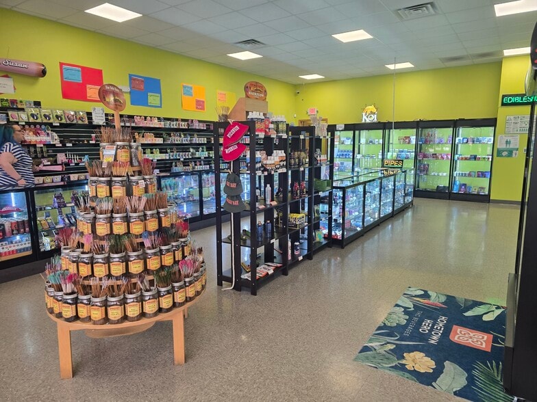 2003-2005 Grand Ave, Wausau, WI for sale - Interior Photo - Image 3 of 17