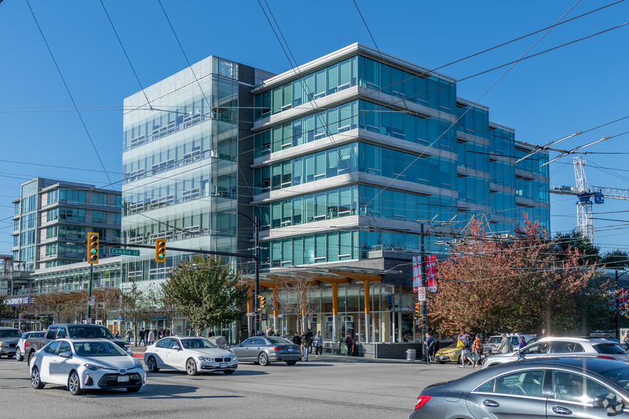 507 Broadway E, Vancouver, BC à louer - Photo du bâtiment - Image 2 de 8