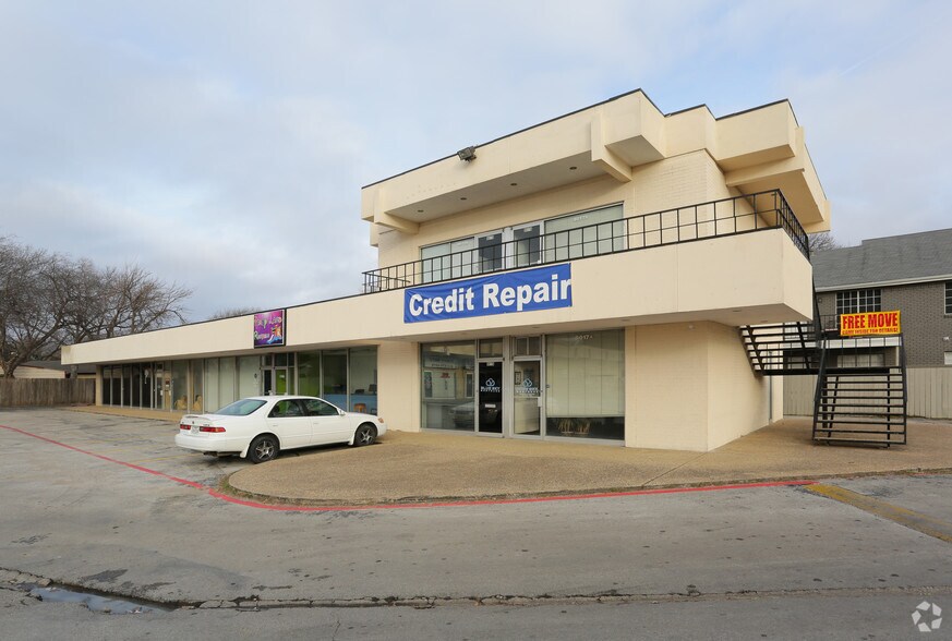8015-8017 Glenview Dr, North Richland Hills, TX à louer - Photo du bâtiment - Image 2 de 3