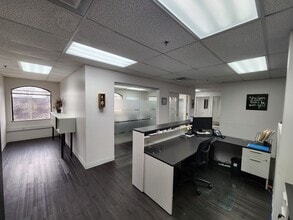 15850 W Bluemound Rd, Brookfield, WI for lease Interior Photo- Image 1 of 13