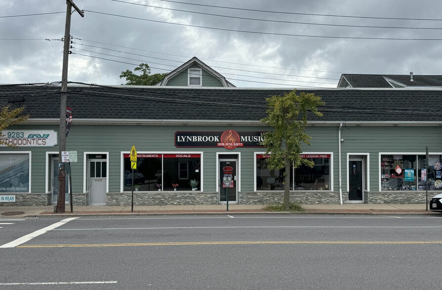 476-500 Merrick Rd, Lynbrook, NY for lease - Building Photo - Image 2 of 3