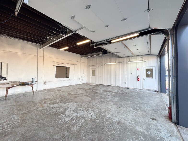 1460 N Forest Ave, Springfield, MO à vendre - Photo du bâtiment - Image 3 de 11