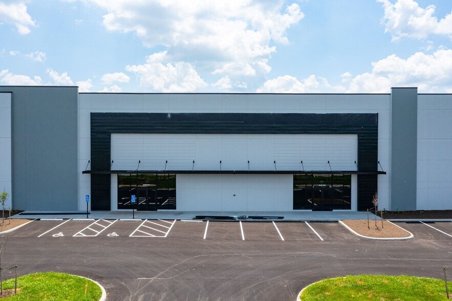 10013 Busey Rd, Canal Winchester, OH for sale - Building Photo - Image 2 of 18