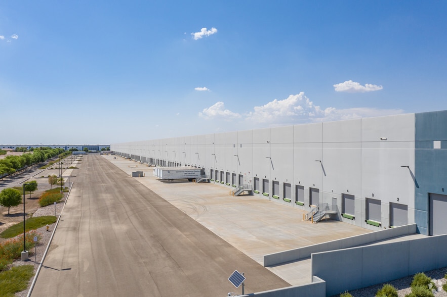 8585 W Buckeye Rd, Phoenix, AZ for lease - Building Photo - Image 3 of 12