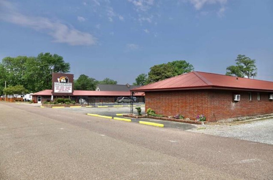 256 W Lakeview Dr, Hornbeak, TN for sale Primary Photo- Image 1 of 2