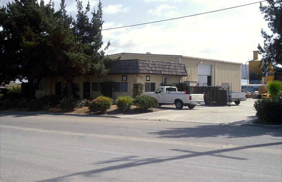 1621 La Mirada Dr, San Marcos, CA for sale - Building Photo - Image 2 of 4