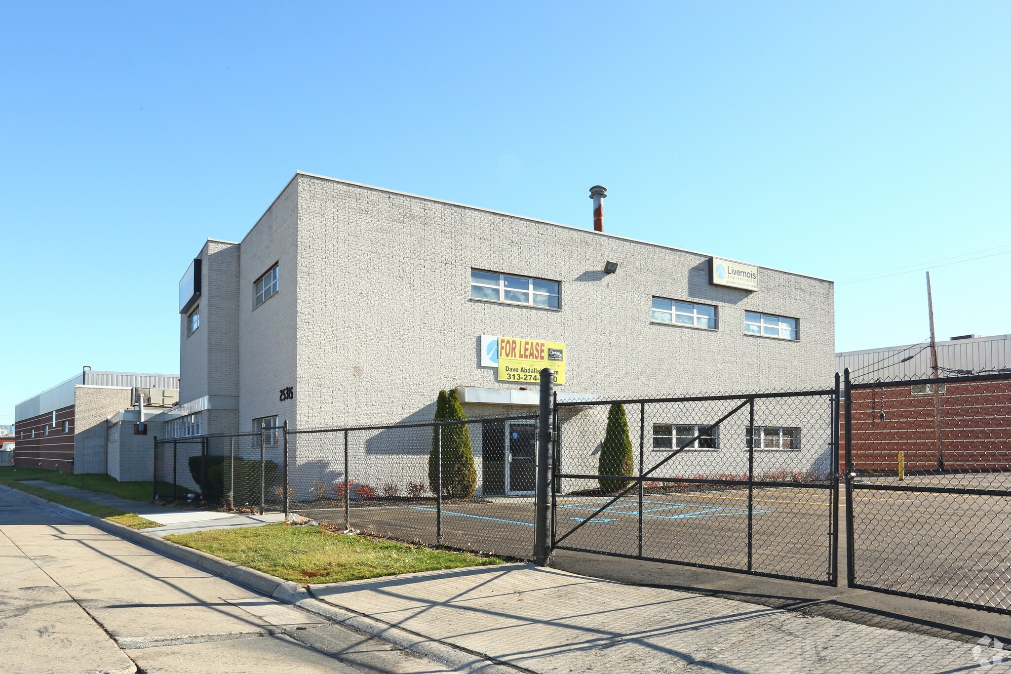 25315 Kean St, Dearborn, MI for lease Primary Photo- Image 1 of 77