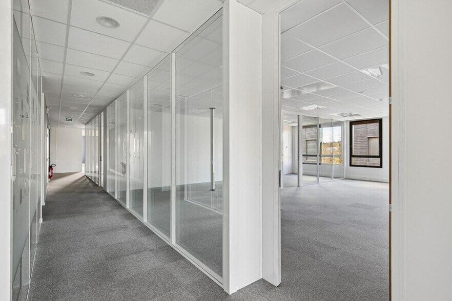 314 Allée Des Noisetiers, Limonest à vendre - Photo du bâtiment - Image 3 de 14