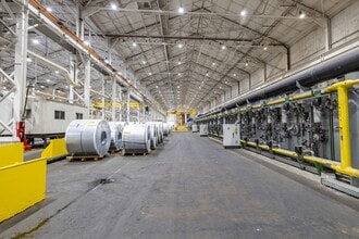 28000 W Jefferson Ave, Gibraltar, MI for sale Interior Photo- Image 1 of 5