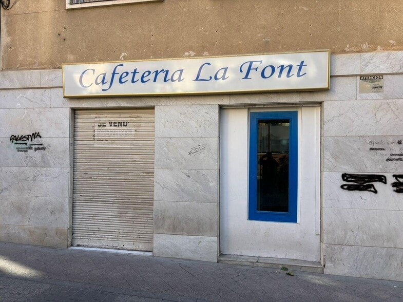 Retail in Elche, Alicante for lease - Building Photo - Image 2 of 2