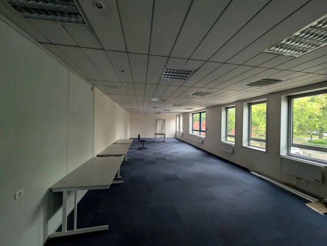 5 Rue Rosa Luxemburg, Éragny for lease Interior Photo- Image 1 of 11