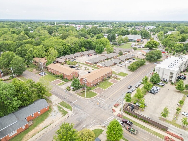 3.7acres and 161,172 SF Gillespie St portfolio of 6 properties for sale on LoopNet.ca - Building Photo - Image 2 of 23
