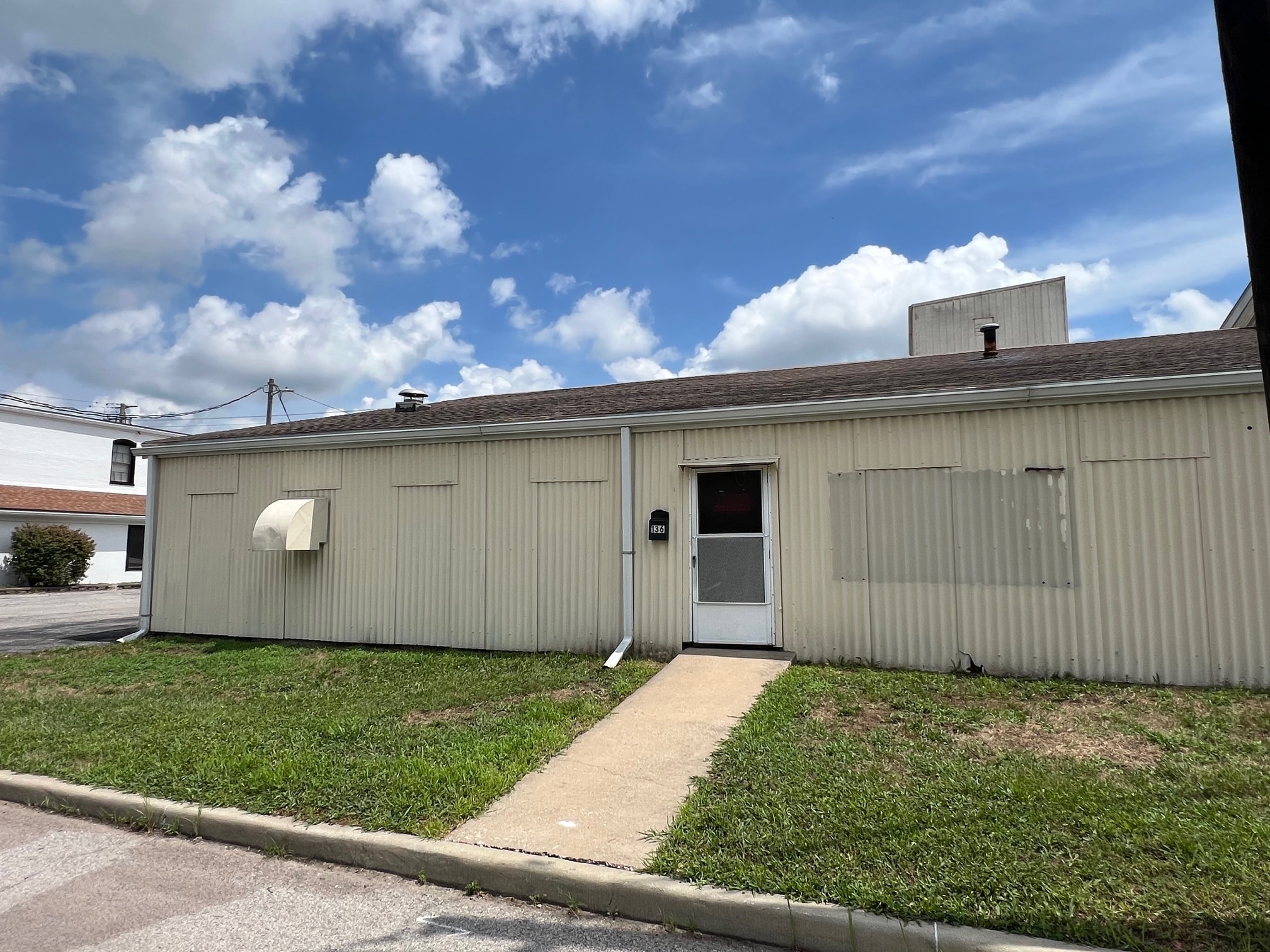120-136 Iowa Ave, Belleville, IL for lease Primary Photo- Image 1 of 4