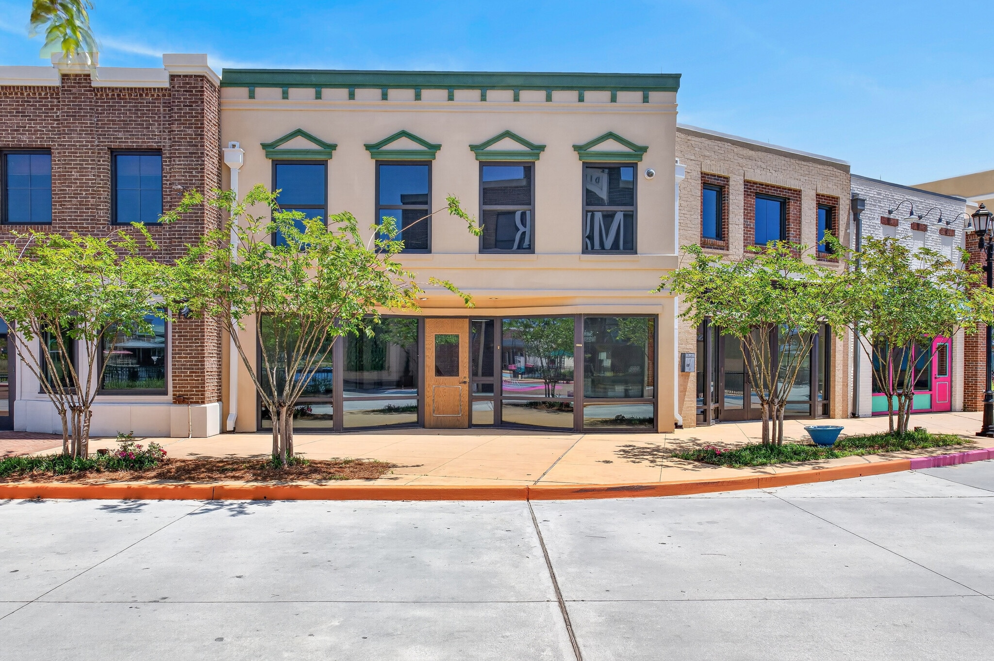101-203 N OWA Blvd, Foley, AL for lease Building Photo- Image 1 of 11