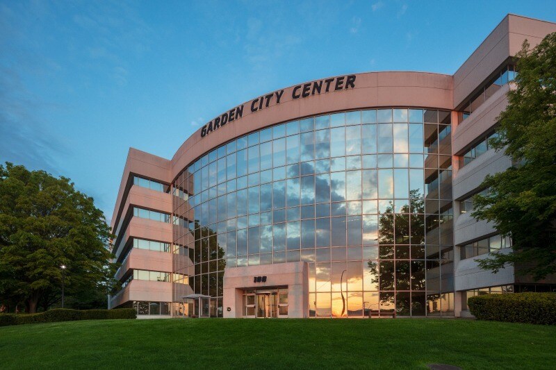 100 Quentin Roosevelt Blvd, Garden City, NY à louer - Photo du bâtiment - Image 2 de 14