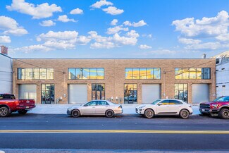 Plus de détails pour 2102 College Point Blvd, College Point, NY - Commerce de détail à louer