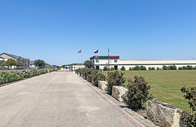 Plus de détails pour 452 FM 306, New Braunfels, TX - Industriel à louer
