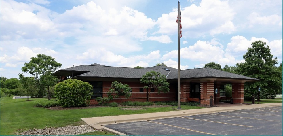 25700 W Old Grand Ave, Ingleside, IL for sale - Primary Photo - Image 1 of 1