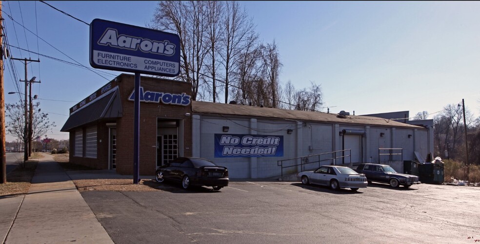 2325 Freedom Dr, Charlotte, NC for lease - Building Photo - Image 1 of 3