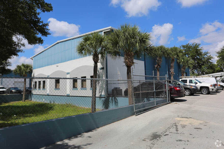 7216 Chancery Ln, Orlando, FL for lease - Primary Photo - Image 1 of 12